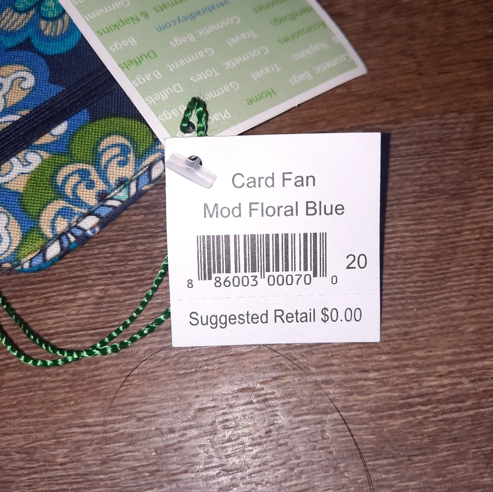Vera Bradley Floral Pattern Card Fan- Mod Floral Blue - Picture 3 of 4